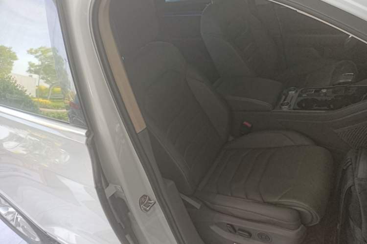 Used Volkswagen Touareg 2019 2.0 TSI Ruiyi Edition China V Standard Right Front Seat
