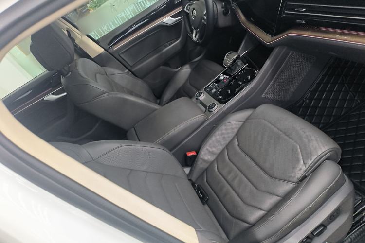 Used Volkswagen Touareg 2019 3.0 TSI RuiFeng Edition China V Standard Right Front Seat