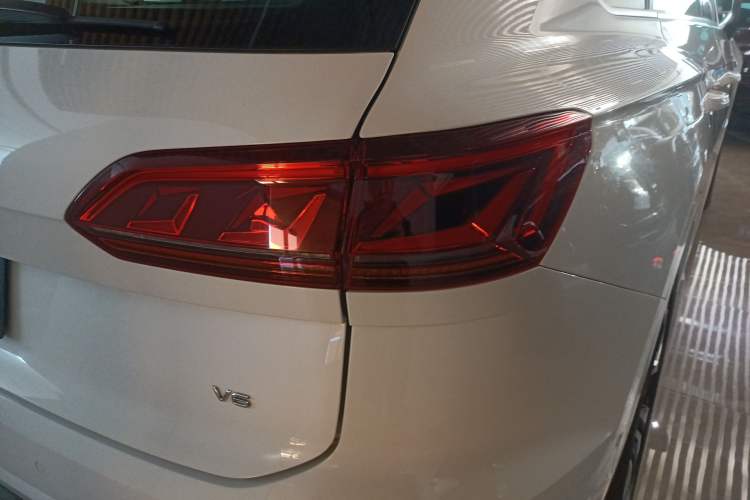 Used Volkswagen Touareg 2019 3.0 TSI Advanced Version China V Standard Right Rear Taillight