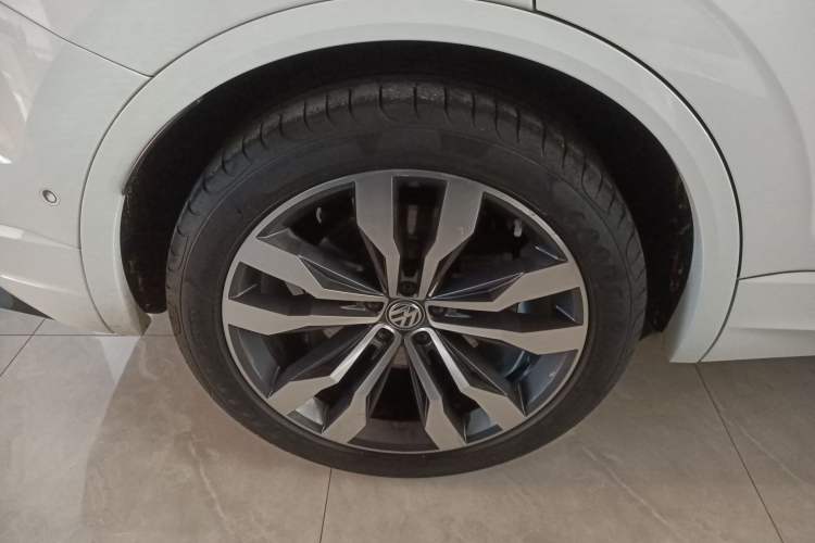 Used Volkswagen Touareg 2019 3.0 TSI Advanced Version China V Standard Right Rear Wheel Hub
