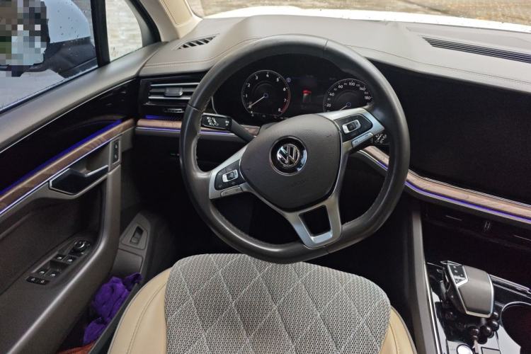 Used Volkswagen Touareg 2019 2.0 TSI Ruiyi Edition China V Standard Steering Wheel