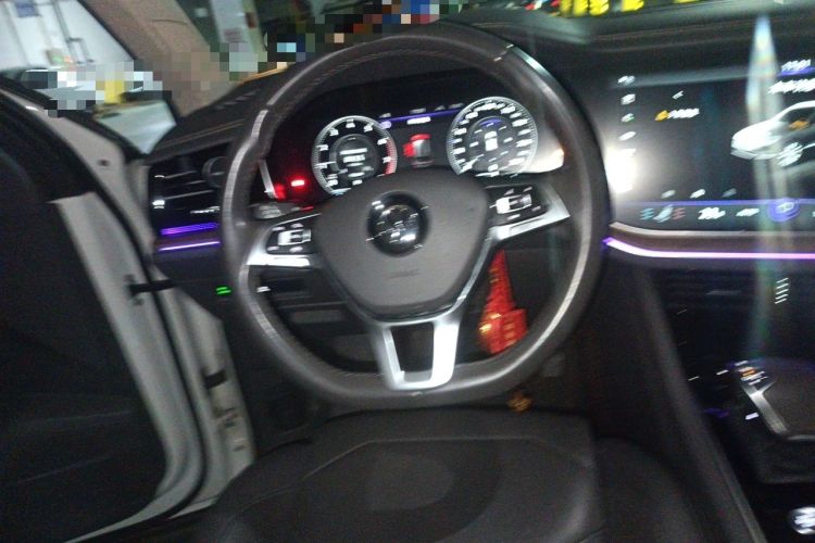 Used Volkswagen Touareg 2019 2.0 TSI Ruiyi Edition China V Standard Steering Wheel