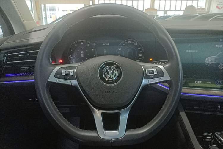 Used Volkswagen Touareg 2019 2.0 TSI Ruiyi Edition China V Standard Steering Wheel