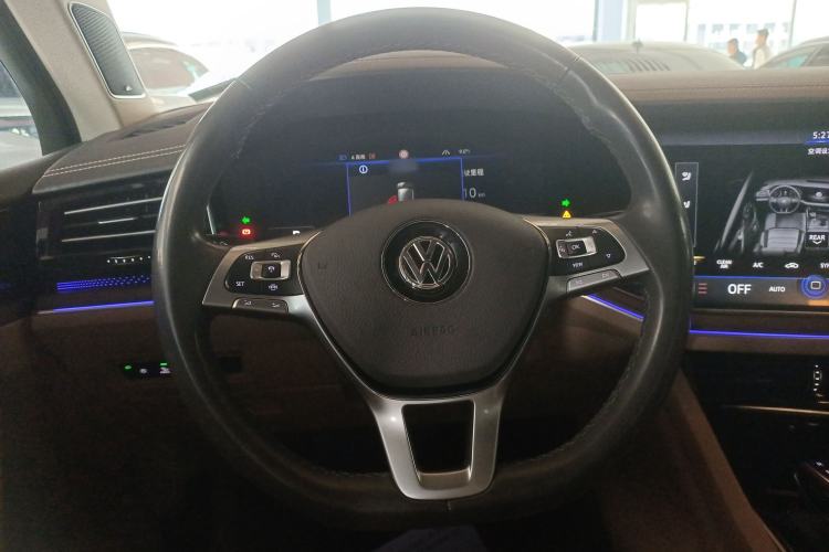 Used Volkswagen Touareg 2019 3.0 TSI Advanced Version China V Standard Steering Wheel