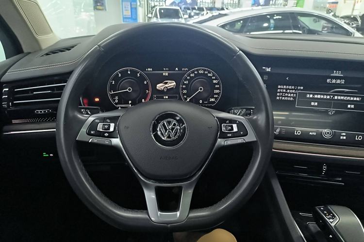 Used Volkswagen Touareg 2019 3.0 TSI RuiFeng Edition China V Standard Steering Wheel