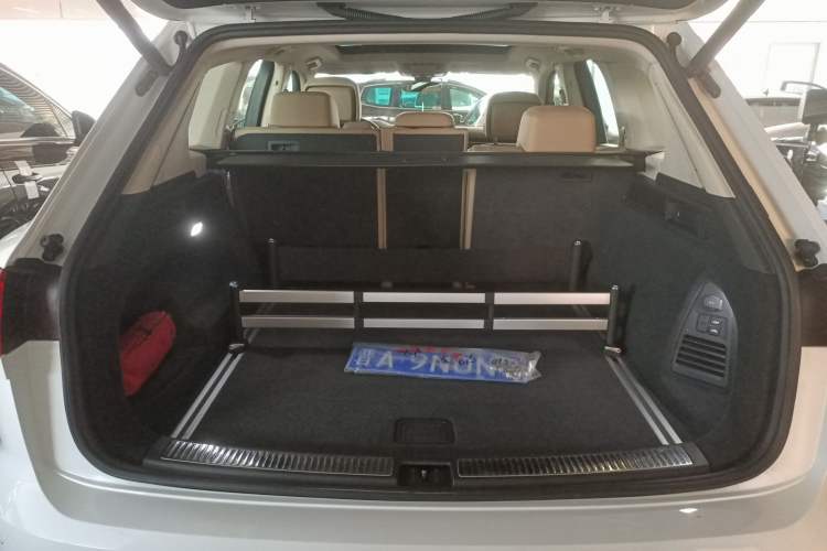 Used Volkswagen Touareg 2019 3.0 TSI Advanced Version China V Standard Trunk
