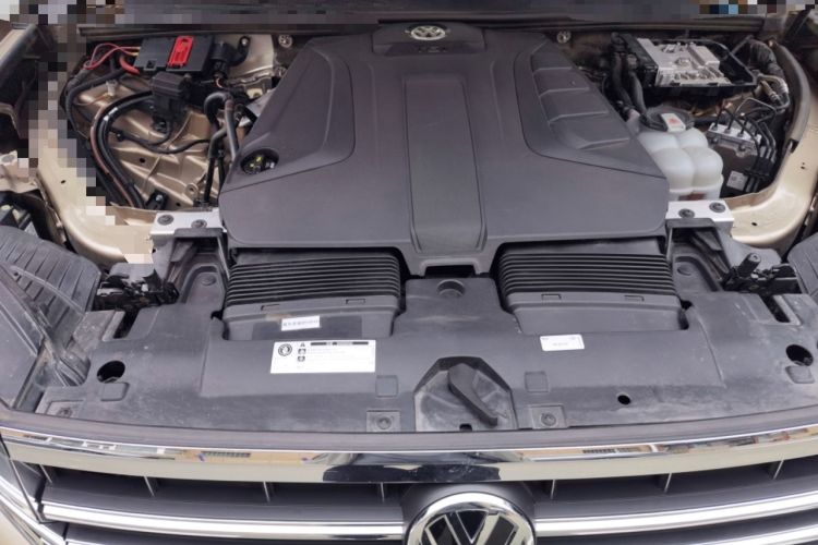 Used Volkswagen Touareg 2019 2.0 TSI Ruiyi Edition China V Standard Engine Bay