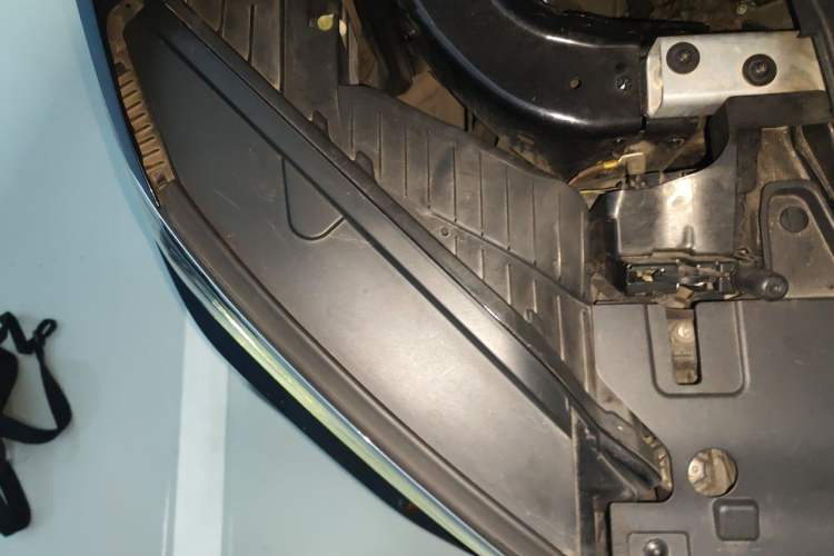 Used Volkswagen Touareg 2019 3.0 TSI RuiFeng Edition China V Standard Engine Bay Right