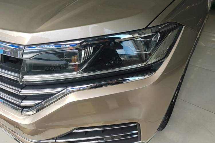 Used Volkswagen Touareg 2019 2.0 TSI Ruiyi Edition China V Standard Left Front Headlight