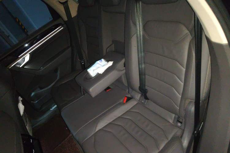 Used Volkswagen Touareg 2019 3.0 TSI RuiFeng Edition China V Standard Left Rear Seat