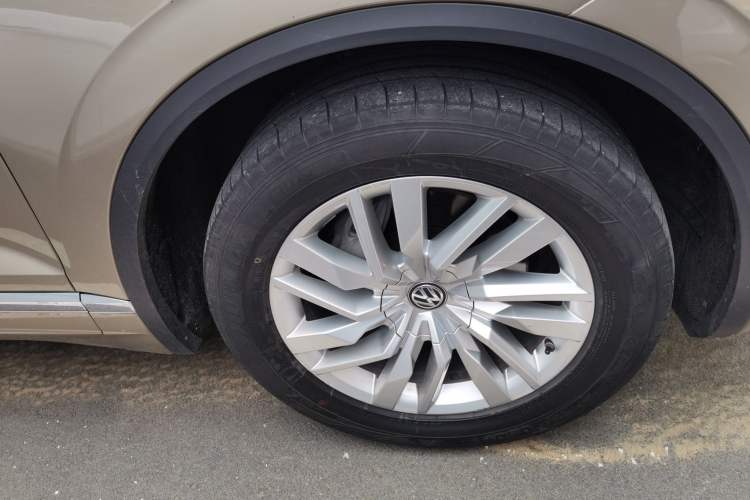 Used Volkswagen Touareg 2019 2.0 TSI Ruiyi Edition China V Standard Right Front Wheel Hub