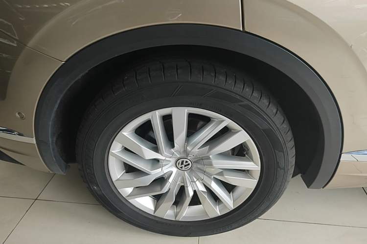 Used Volkswagen Touareg 2019 2.0 TSI Ruiyi Edition China V Standard Right Rear Wheel Hub