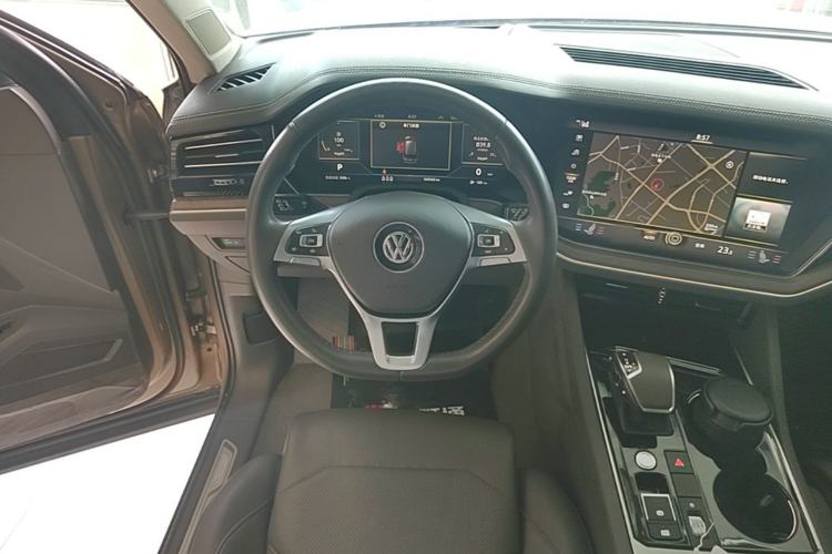 Used Volkswagen Touareg 2019 2.0 TSI Ruiyi Edition China V Standard Steering Wheel