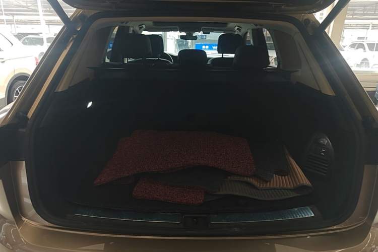 Used Volkswagen Touareg 2019 2.0 TSI Ruiyi Edition China V Standard Trunk