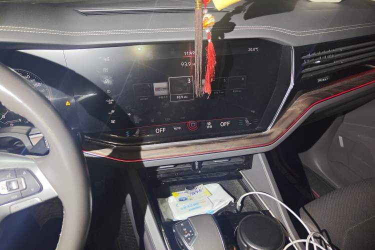 Used Volkswagen Touareg 2020 2.0 TSI RuiShang Edition China VI Standard Audio And AC Panel