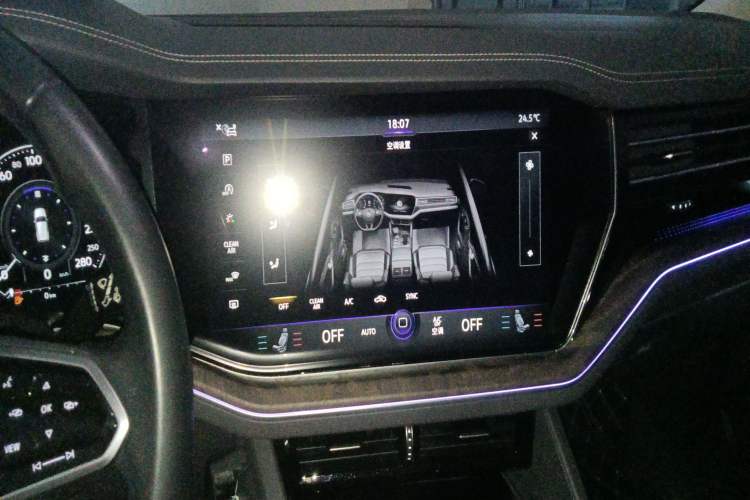 Used Volkswagen Touareg 2020 3.0 TSI Luxury Edition China VI Audio And AC Panel