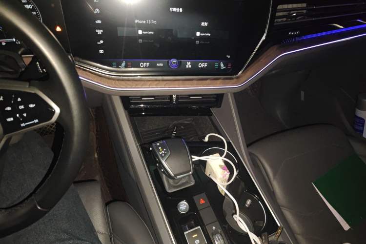 Used Volkswagen Touareg 2020 2.0 TSI RuiShang Edition China VI Standard Audio And AC Panel