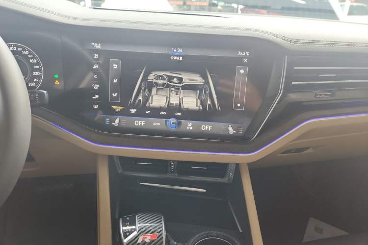 Used Volkswagen Touareg 2020 3.0 TSI Luxury Edition China VI Audio And AC Panel