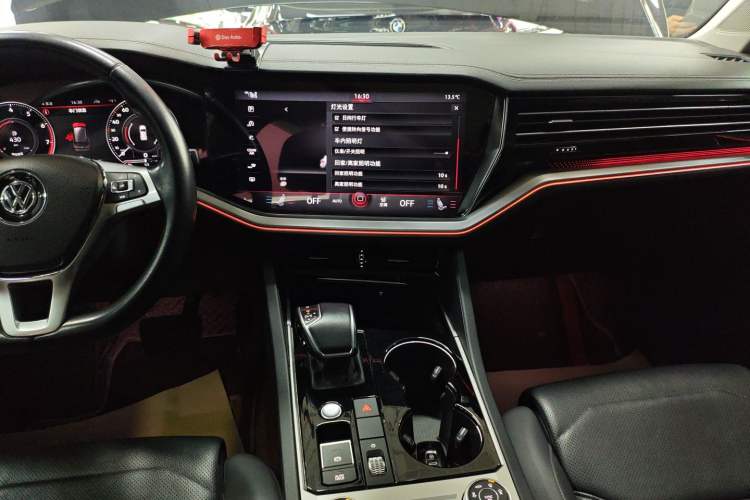 Used Volkswagen Touareg 2020 2.0 TSI RuiShang Edition China VI Standard Audio And AC Panel