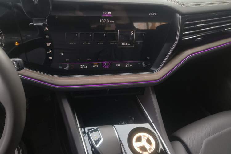 Used Volkswagen Touareg 2020 2.0 TSI RuiShang Edition China VI Standard Audio And AC Panel