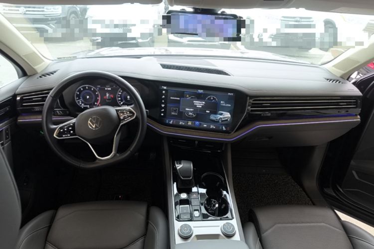 Used Volkswagen Touareg 2020 3.0 TSI Luxury Edition China VI Center Console