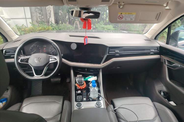 Used Volkswagen Touareg 2020 2.0 TSI RuiShang Edition China VI Standard Center Console