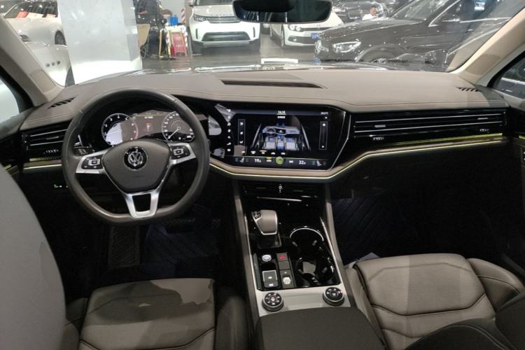 Used Volkswagen Touareg 2020 2.0 TSI RuiShang Edition China VI Standard Center Console