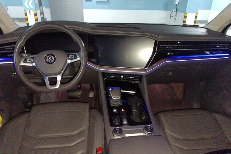 Used Volkswagen Touareg 2020 2.0 TSI RuiShang Edition China VI Standard Center Console