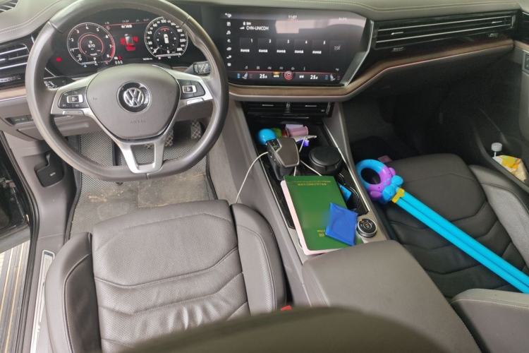Used Volkswagen Touareg 2020 2.0 TSI RuiShang Edition China VI Standard Center Console