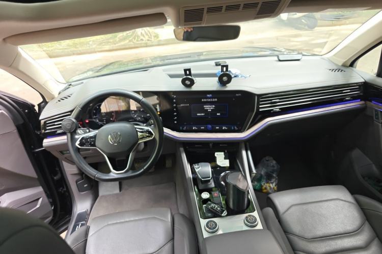 Used Volkswagen Touareg 2020 2.0 TSI RuiShang Edition China VI Standard Center Console