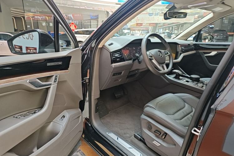 Used Volkswagen Touareg 2020 3.0 TSI Luxury Edition China VI Driver Seat