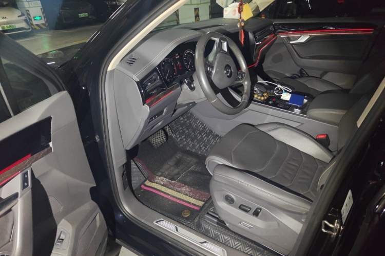 Used Volkswagen Touareg 2020 2.0 TSI RuiShang Edition China VI Standard Driver Seat