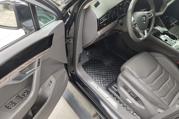 Used Volkswagen Touareg 2020 2.0 TSI RuiShang Edition China VI Standard Driver Seat