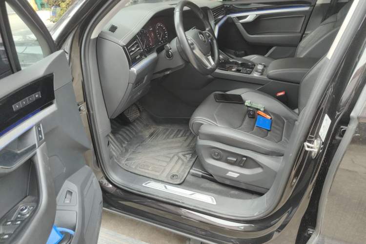 Used Volkswagen Touareg 2020 3.0 TSI Luxury Edition China VI Driver Seat