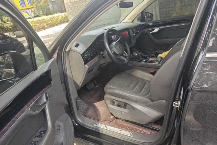 Used Volkswagen Touareg 2020 2.0 TSI RuiShang Edition China VI Standard Driver Seat