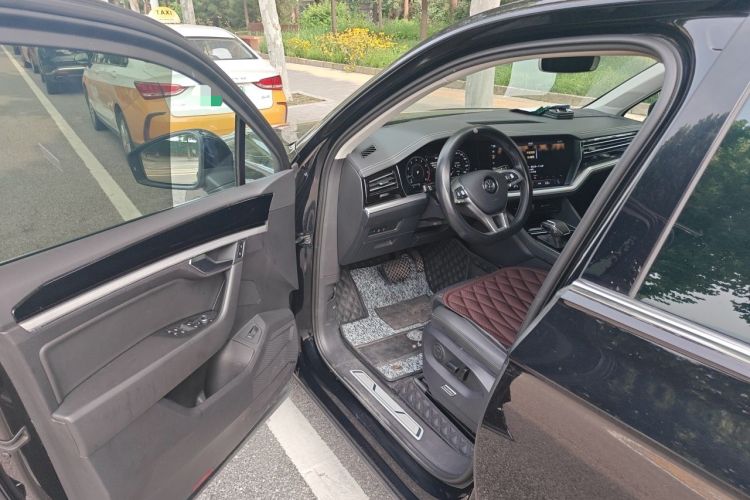 Used Volkswagen Touareg 2020 2.0 TSI RuiShang Edition China VI Standard Driver Seat