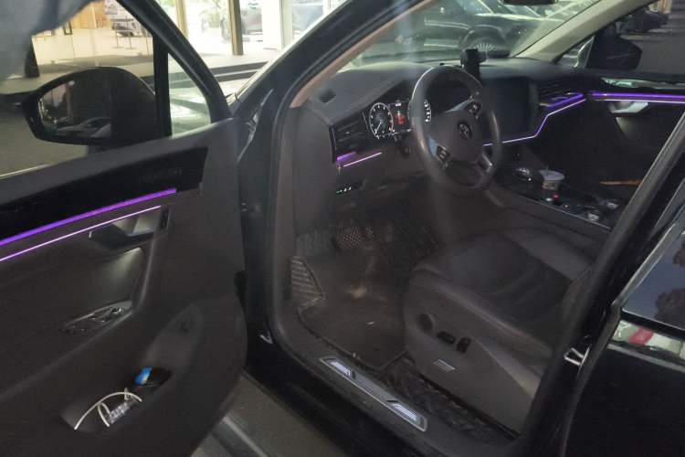 Used Volkswagen Touareg 2020 3.0 TSI Luxury Edition China VI Driver Seat