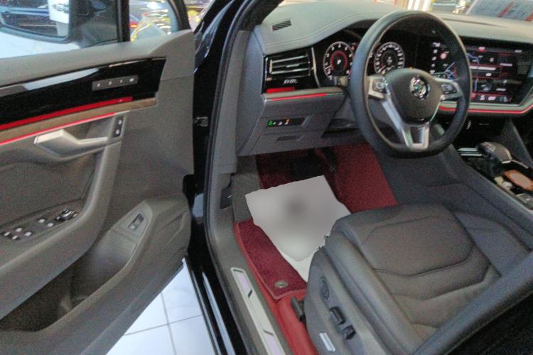 Used Volkswagen Touareg 2020 3.0 TSI Luxury Edition China VI Driver Seat