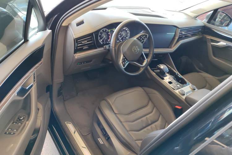 Used Volkswagen Touareg 2020 2.0 TSI RuiShang Edition China VI Standard Driver Seat