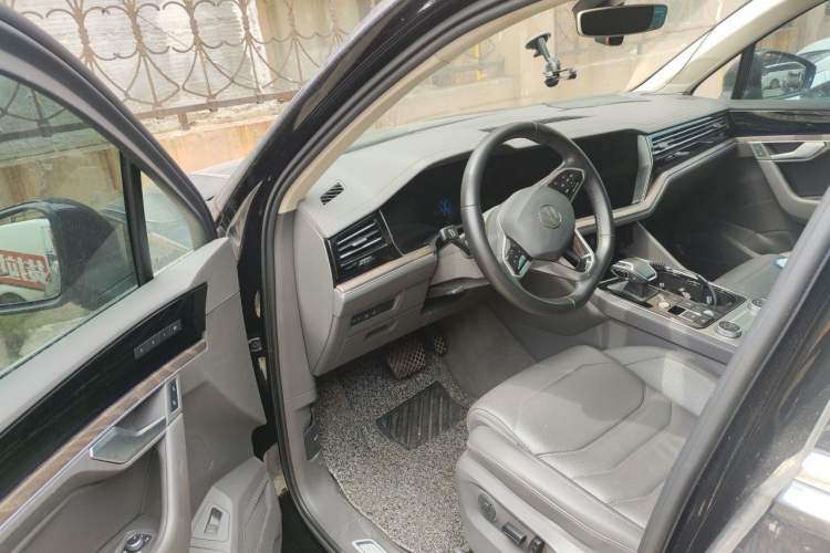 Used Volkswagen Touareg 2020 3.0 TSI Luxury Edition China VI Driver Seat