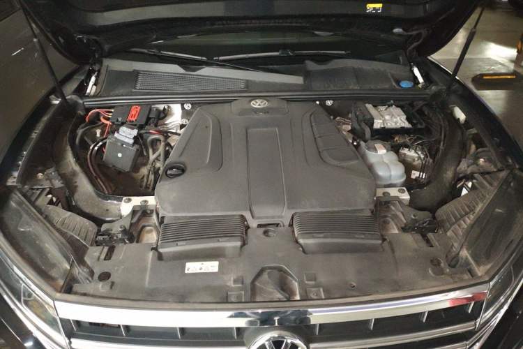 Used Volkswagen Touareg 2020 2.0 TSI RuiShang Edition China VI Standard Engine Bay