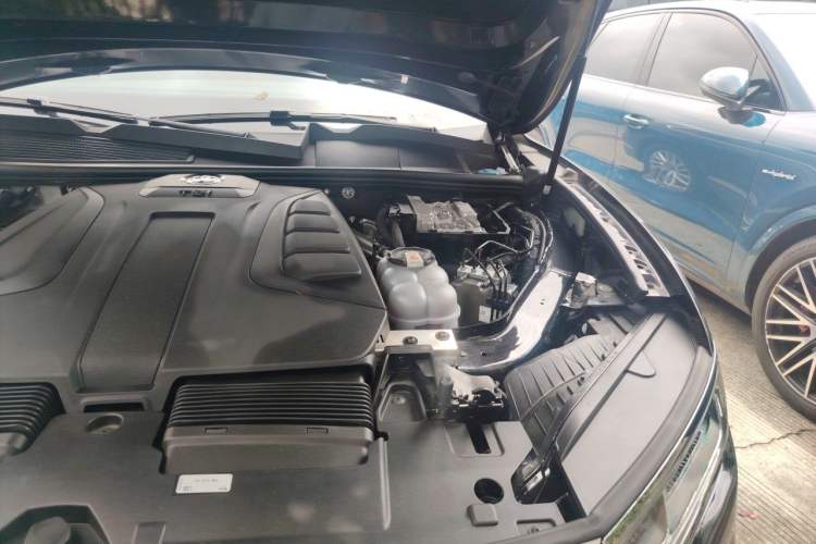 Used Volkswagen Touareg 2020 2.0 TSI RuiShang Edition China VI Standard Engine Bay Left