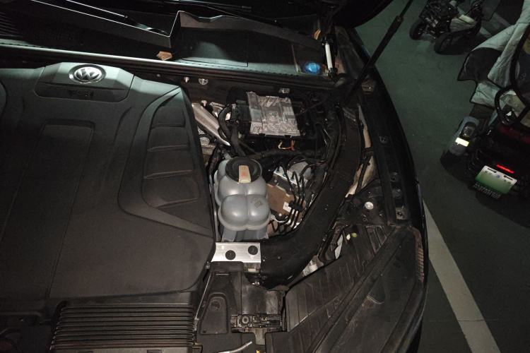 Used Volkswagen Touareg 2020 2.0 TSI RuiShang Edition China VI Standard Engine Bay Left