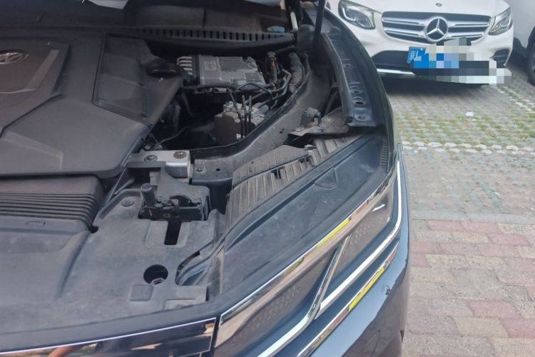 Used Volkswagen Touareg 2020 3.0 TSI Luxury Edition China VI Engine Bay Left