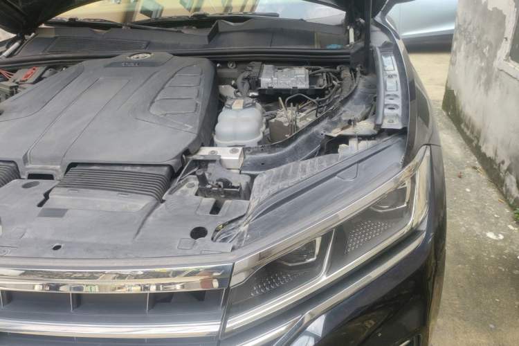 Used Volkswagen Touareg 2020 2.0 TSI RuiShang Edition China VI Standard Engine Bay Left