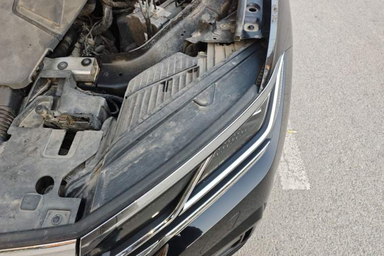 Used Volkswagen Touareg 2020 3.0 TSI Luxury Edition China VI Engine Bay Left