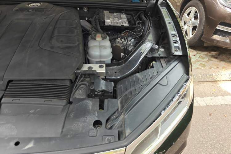Used Volkswagen Touareg 2020 2.0 TSI RuiShang Edition China VI Standard Engine Bay Left