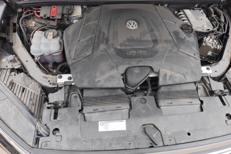 Used Volkswagen Touareg 2020 3.0 TSI Luxury Edition China VI Engine Bay