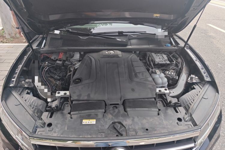 Used Volkswagen Touareg 2020 2.0 TSI RuiShang Edition China VI Standard Engine Bay