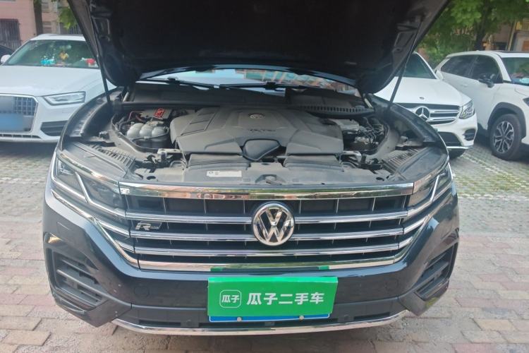 Used Volkswagen Touareg 2020 3.0 TSI Luxury Edition China VI Engine Bay